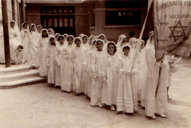 egyptian_alexandria_jewish_girls_during_batmitzva